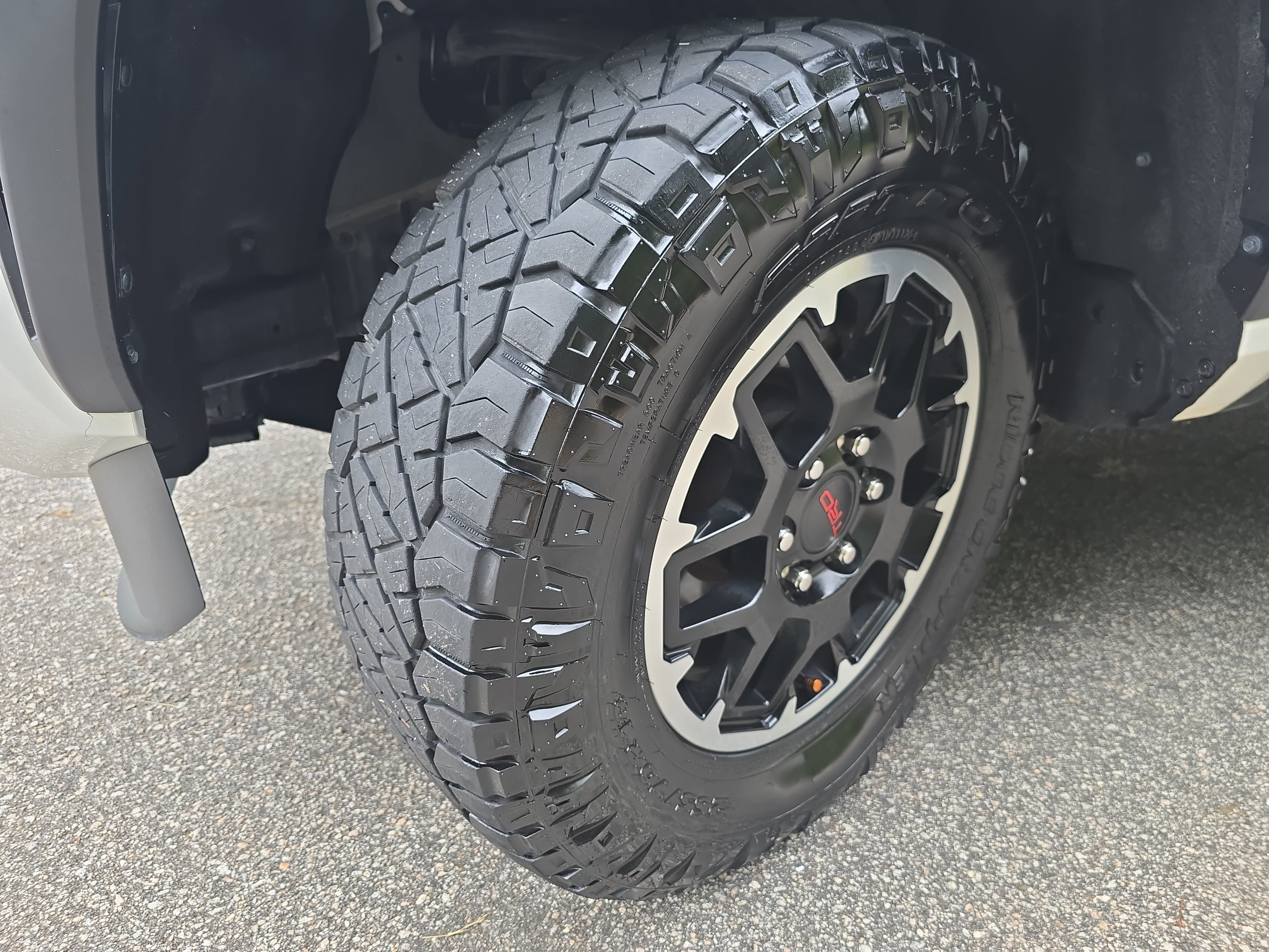 Certified 2025 Toyota Tacoma TRD Off-Road w/ TRD Off Road Premium Package AWD/4WD image 33