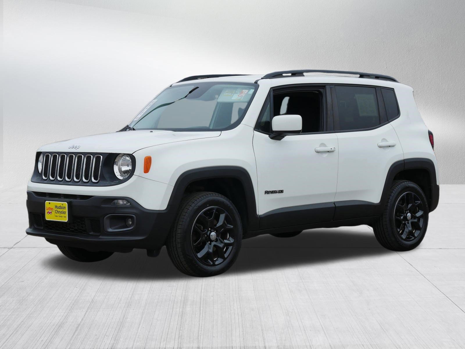 Used 2017 Jeep Renegade Latitude w/ Cold Weather Group image 3