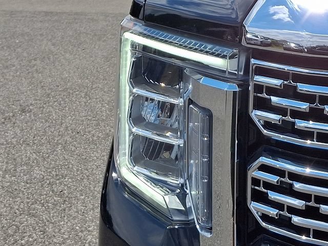 Used 2023 GMC Sierra 3500 Denali w/ Denali Ultimate Package AWD/4WD image 30