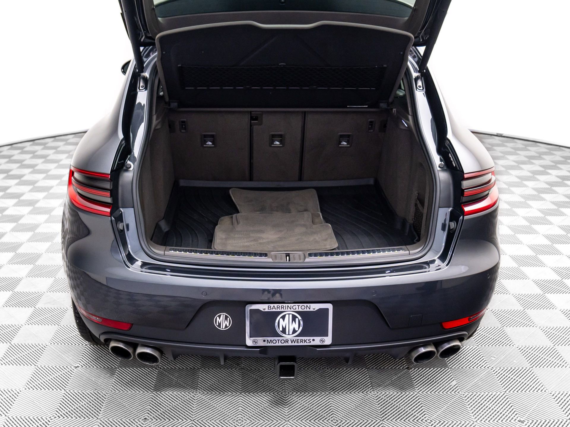 Used 2017 Porsche Macan S image 32