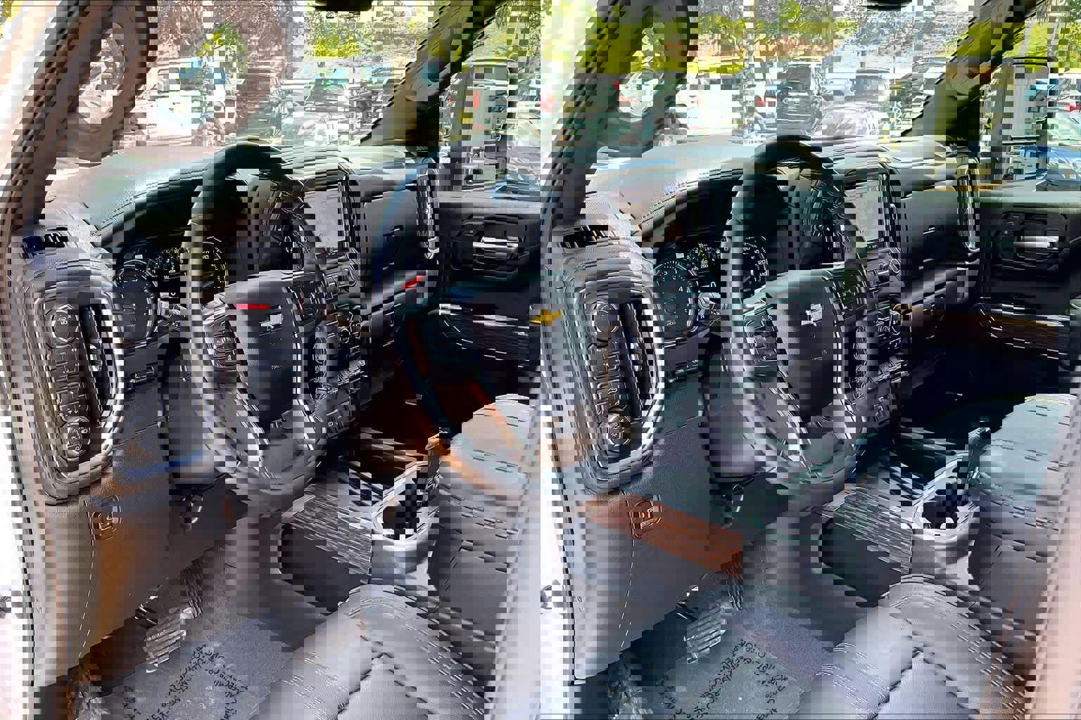 Used 2023 Chevrolet Silverado 3500 High Country image 14