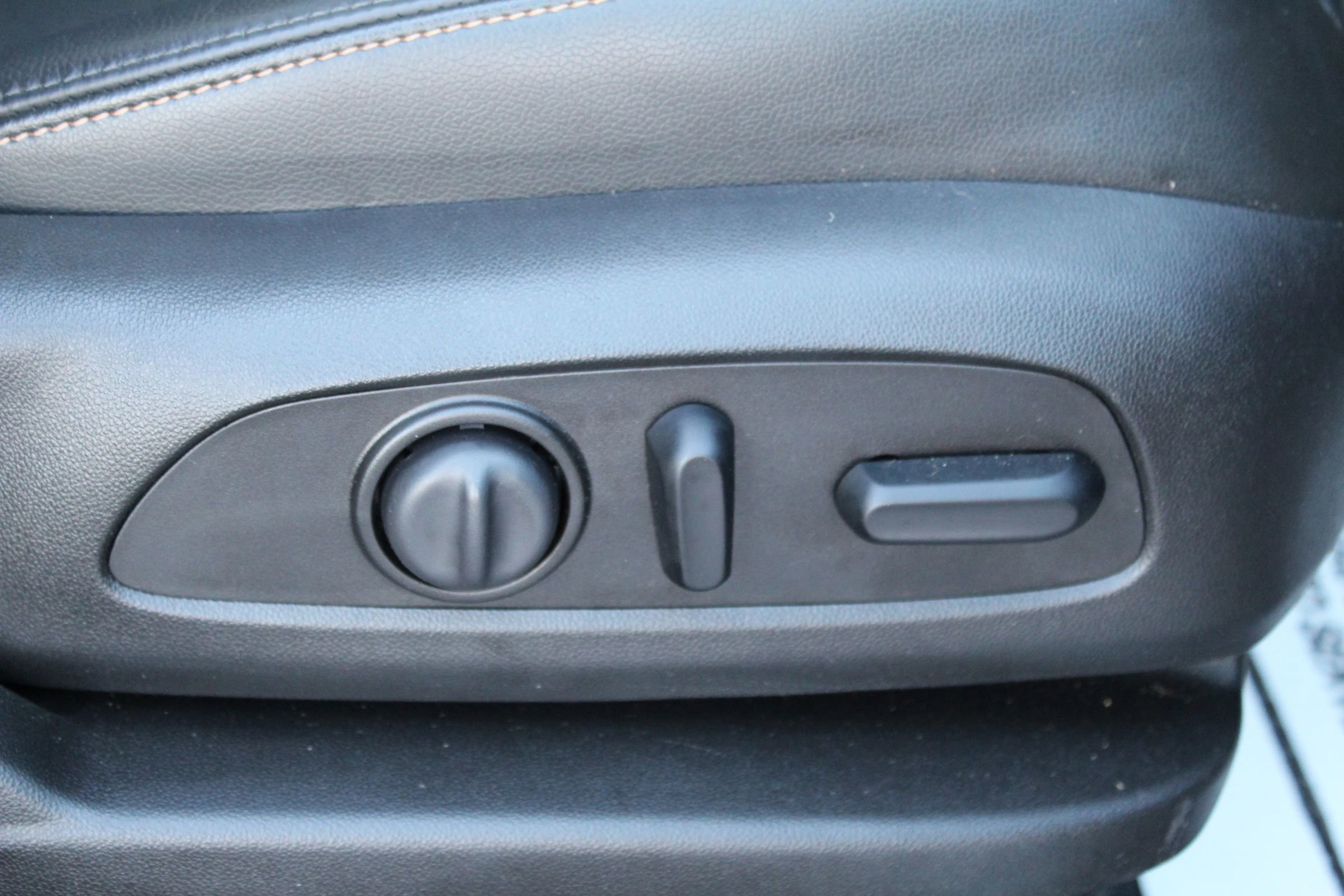 Used 2018 Chevrolet Equinox Premier image 31