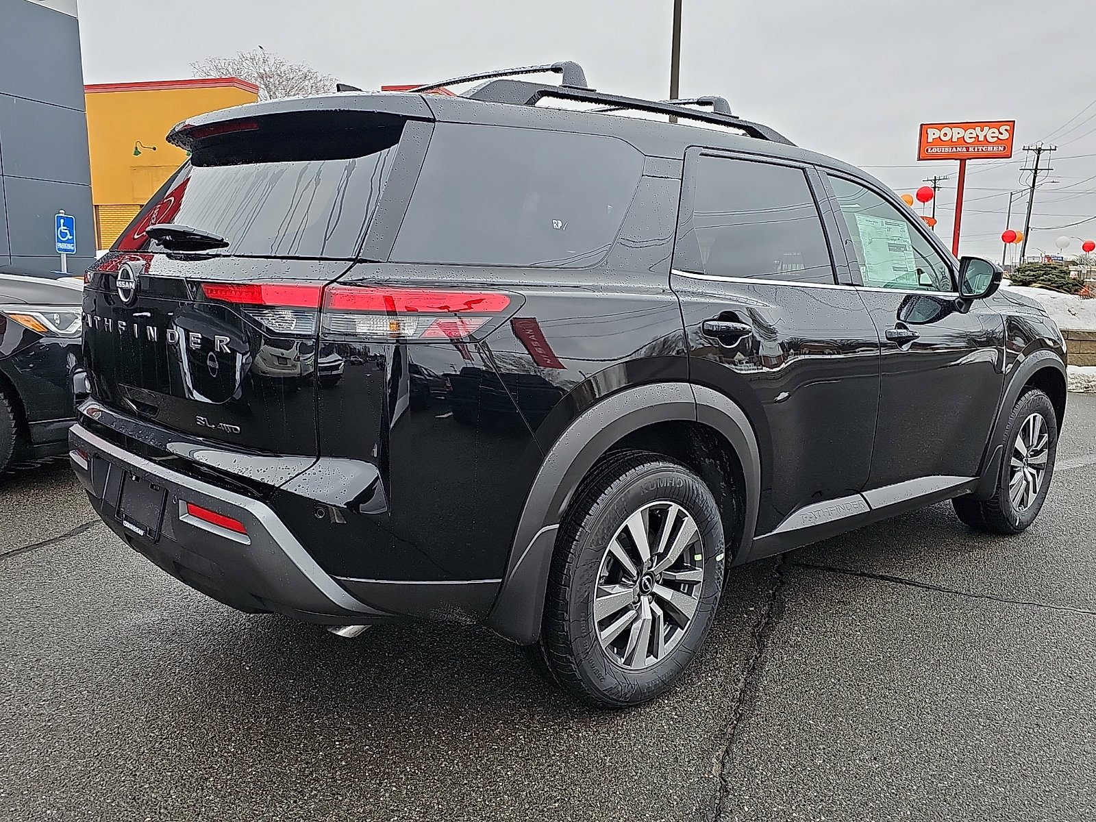 New 2026 Nissan Pathfinder SL image 4