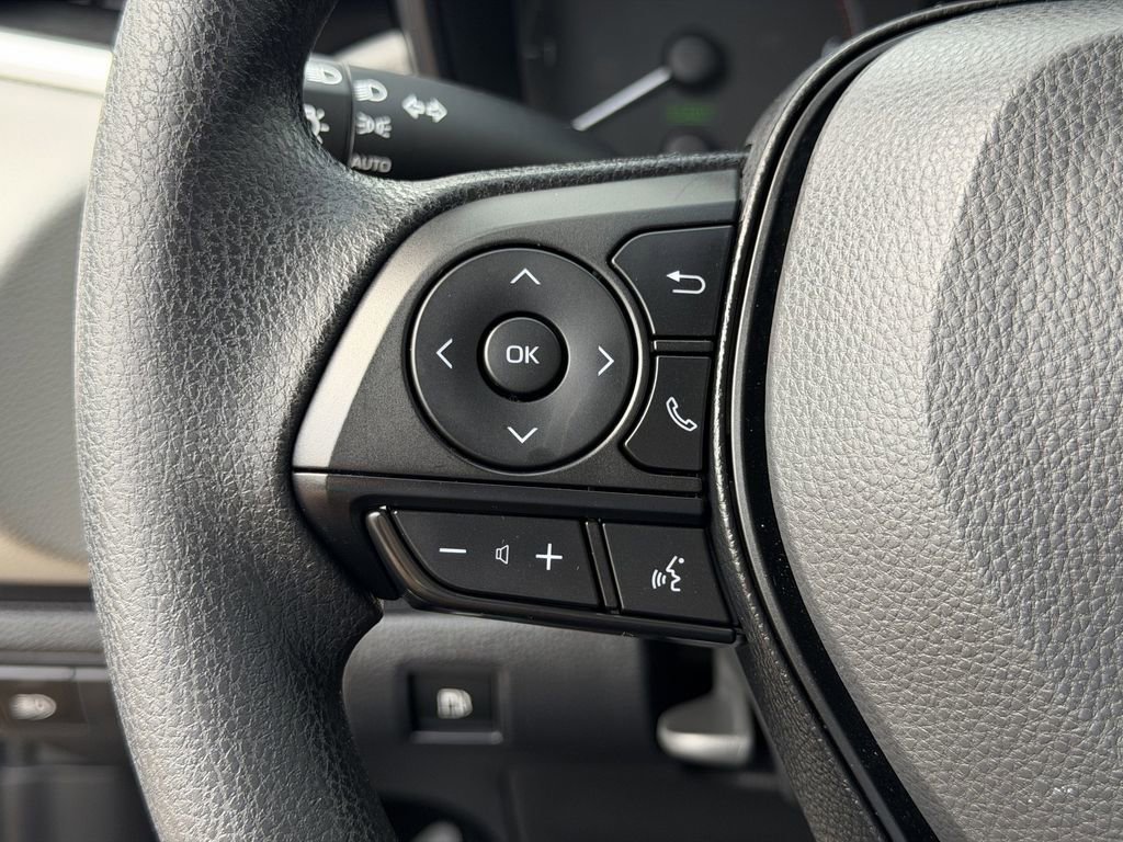 Used 2025 Toyota Corolla LE FWD image 23