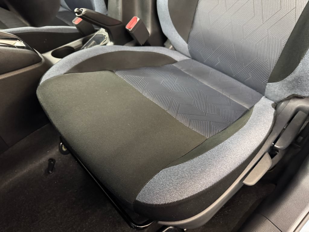 Used 2025 Nissan Versa SV FWD image 16