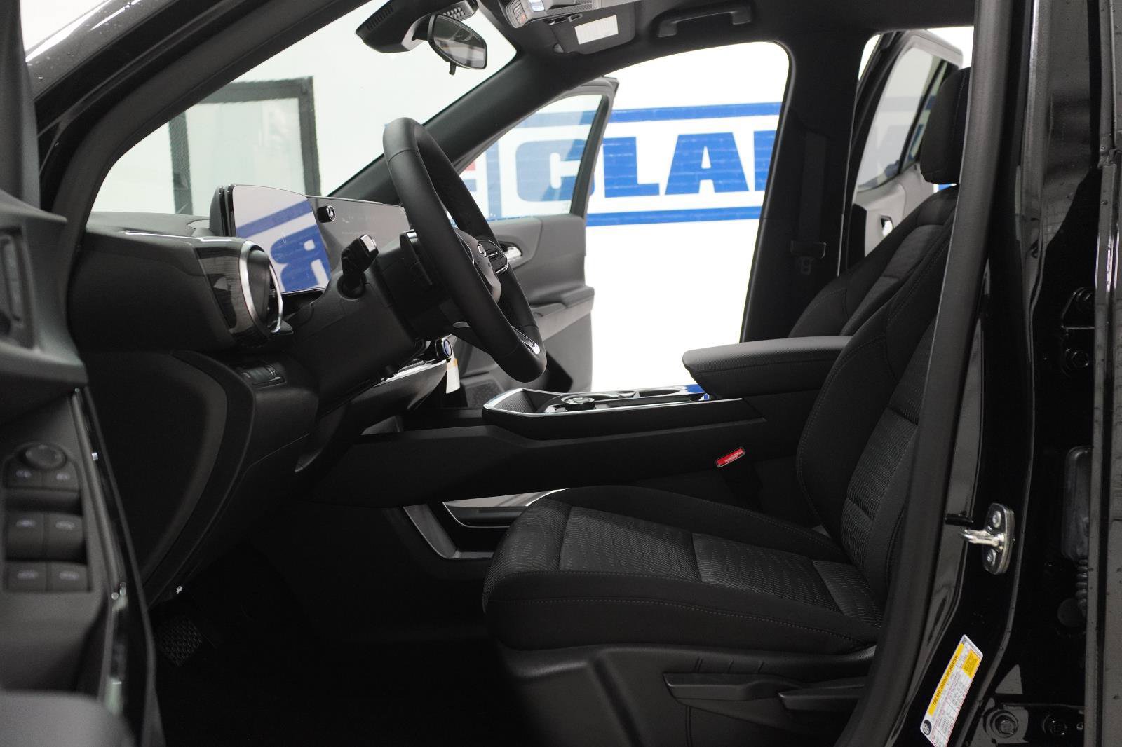 New 2027 Chevrolet Equinox LT FWD image 5