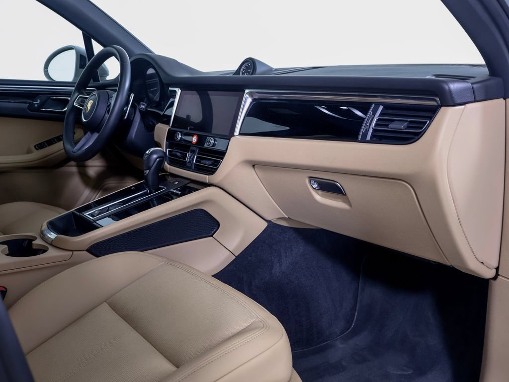 Certified 2023 Porsche Macan S w/ Premium Package AWD/4WD image 10