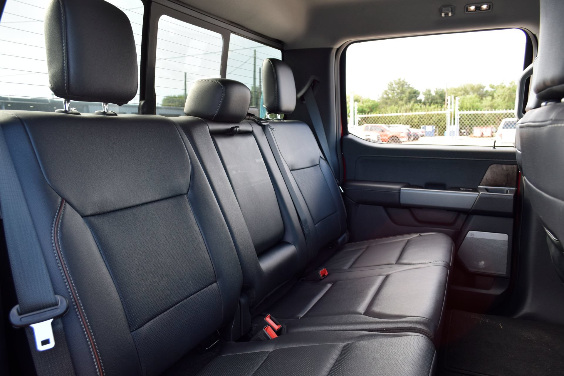 Used 2024 Ford F250 Lariat w/ Black Appearance Package AWD/4WD image 21