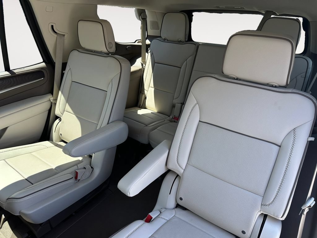 Used 2024 GMC Yukon Denali AWD/4WD image 13