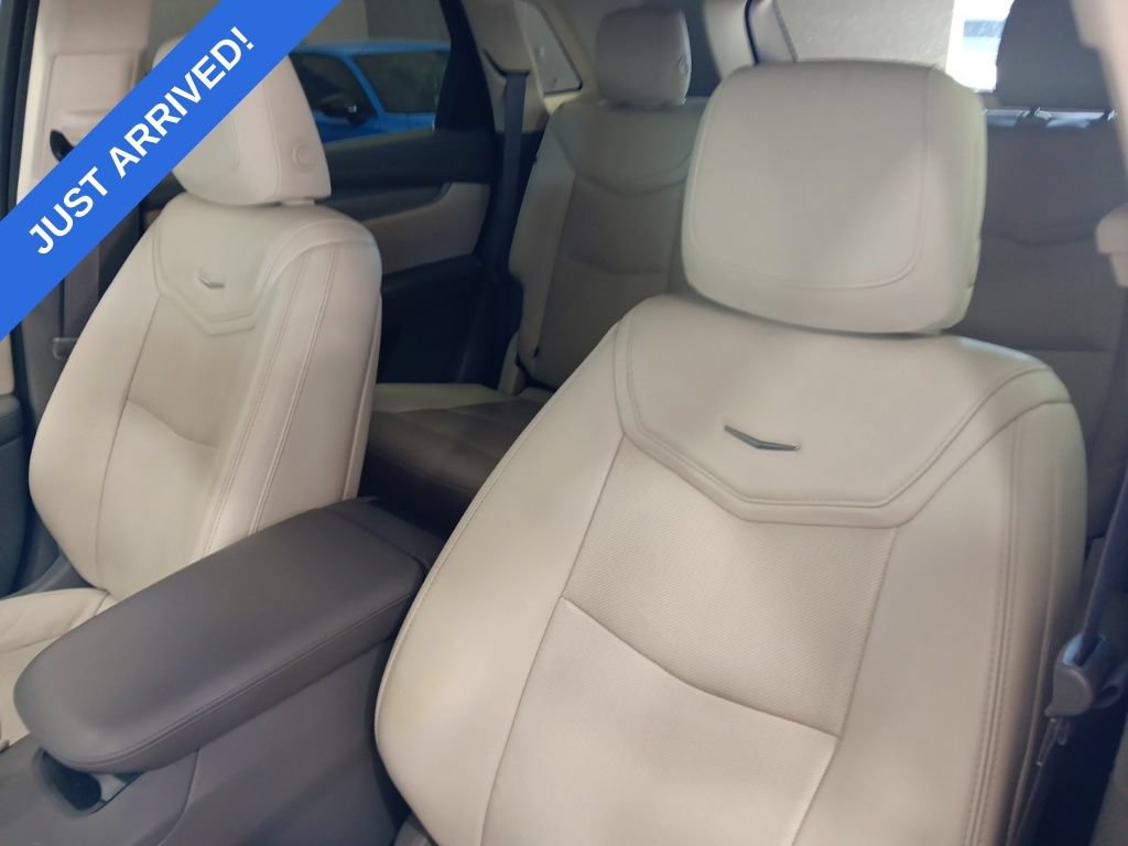Used 2018 Cadillac XT5 Luxury w/ Driver Awareness Package FWD image 6