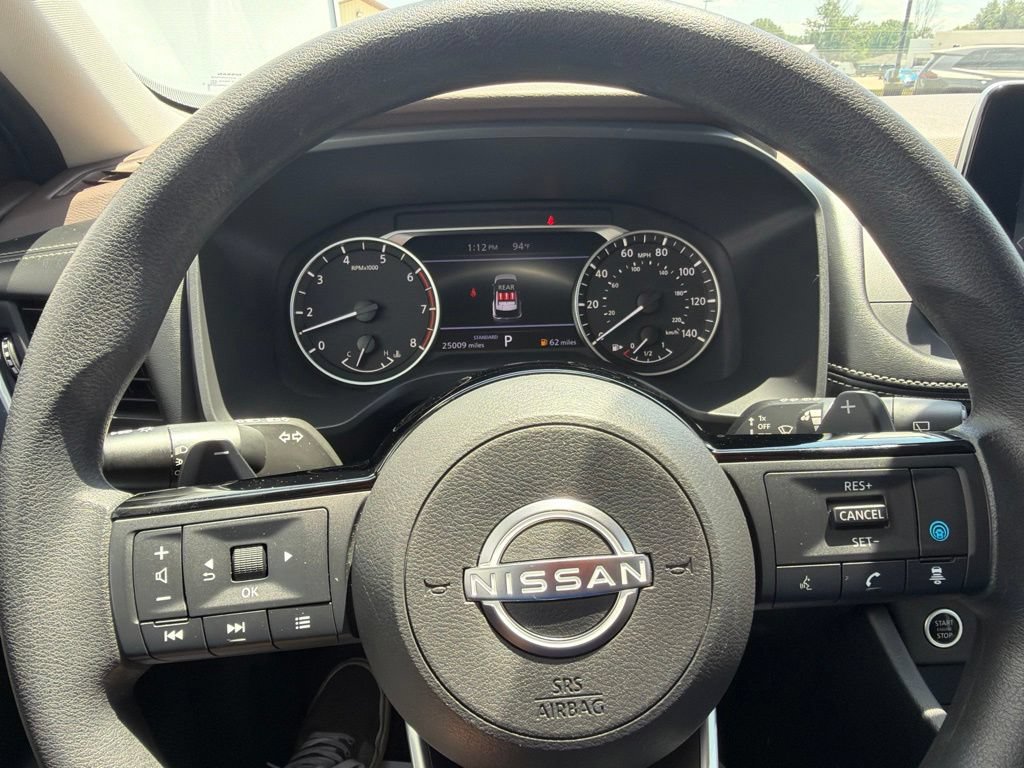 Used 2023 Nissan Rogue SV FWD image 9
