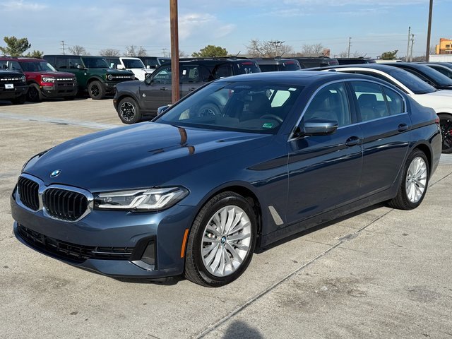 Used 2023 BMW 530i xDrive w/ Premium Package image 11