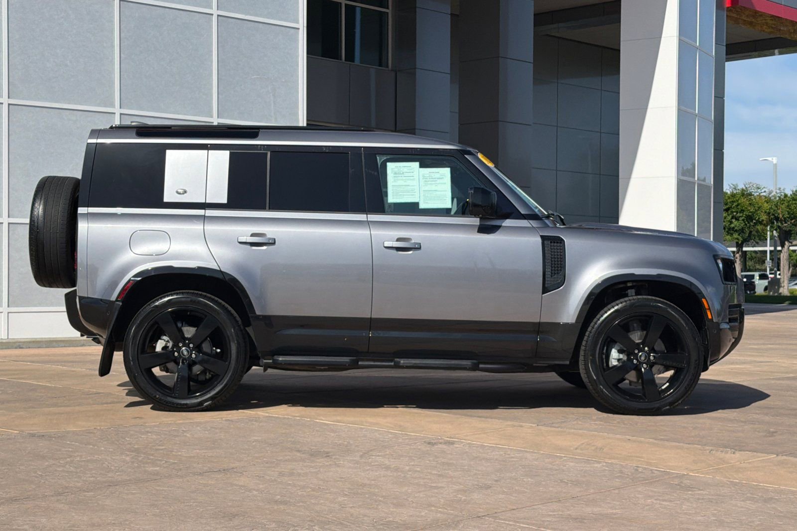 Used 2023 Land Rover Defender 110 S AWD/4WD image 3