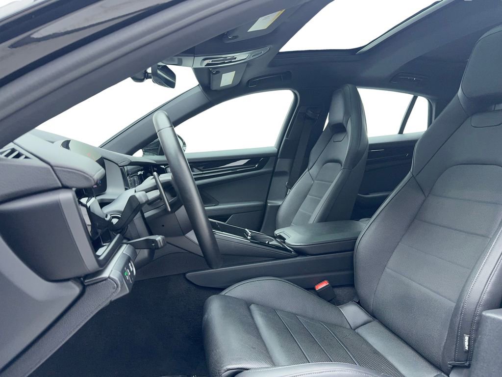Used 2025 Porsche Panamera w/ Premium Package image 31
