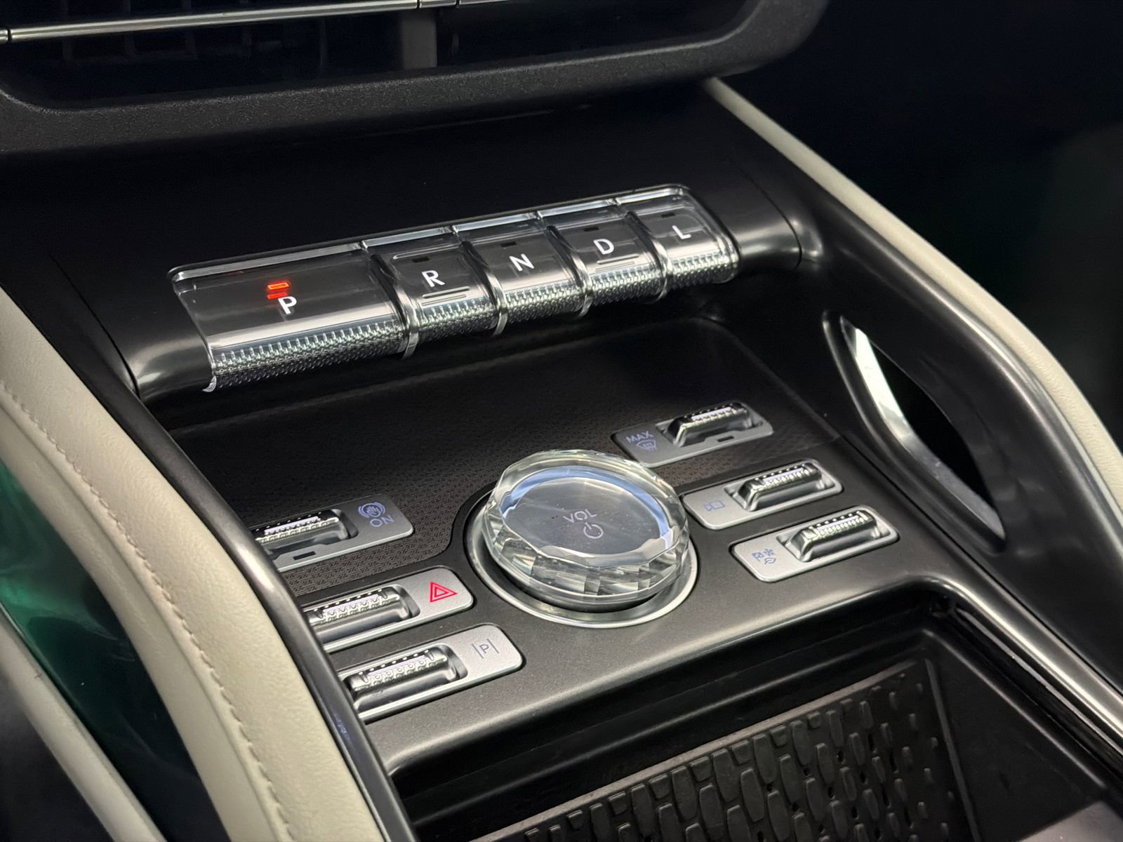 Used 2024 Lincoln Nautilus Premier w/ Equipment Group 102A image 28