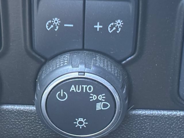 Used 2021 Chevrolet Tahoe Z71 w/ Z71 Signature Package AWD/4WD image 34