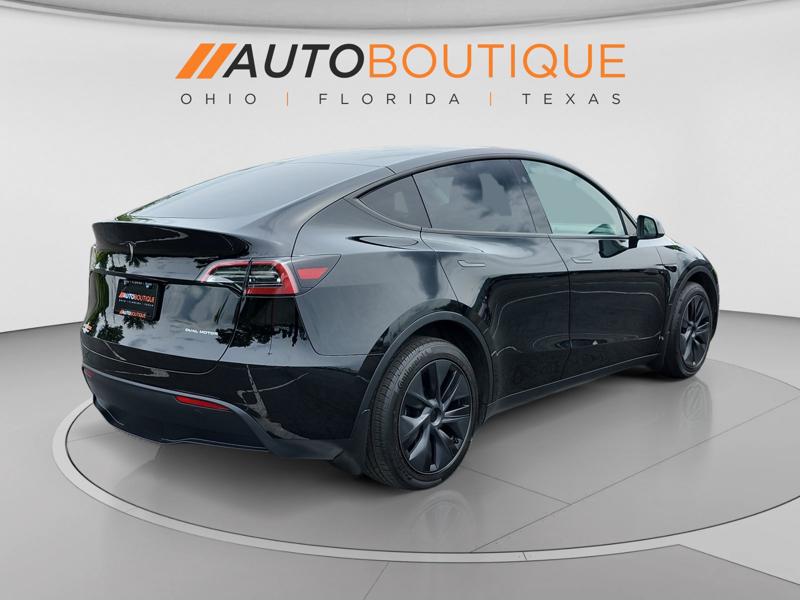 Used 2024 Tesla Model Y Long Range AWD/4WD image 5