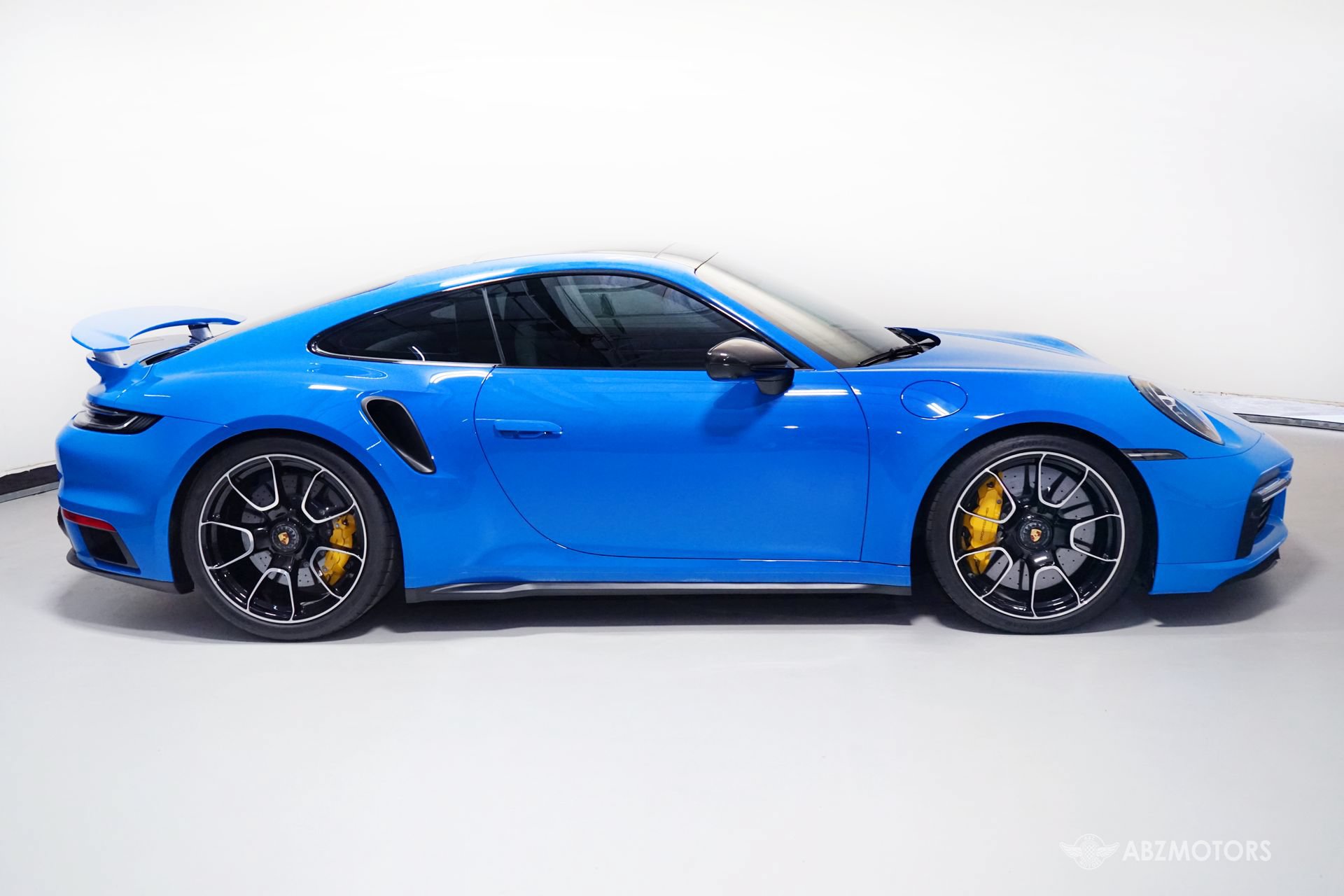 Used 2022 Porsche 911 Turbo S AWD/4WD image 3