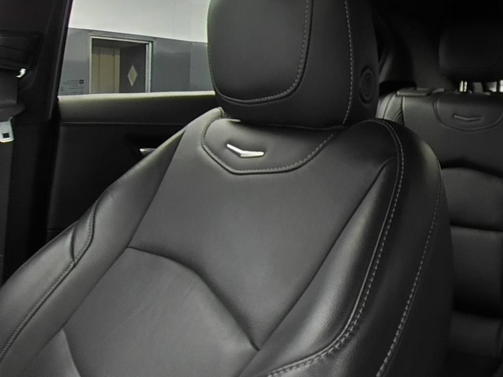 Used 2024 Cadillac XT4 Premium Luxury FWD image 12