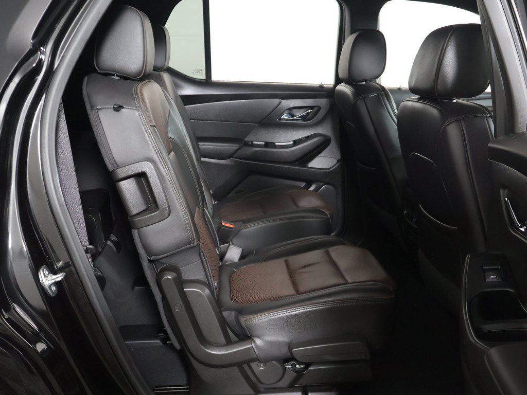 Used 2024 Chevrolet Traverse High Country w/ LPO, Cargo Package AWD/4WD image 38