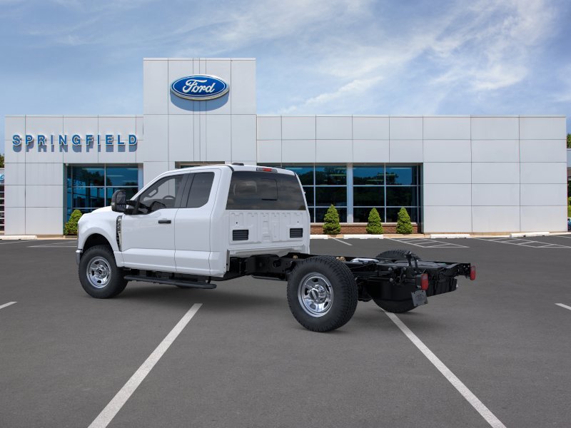 New 2025 Ford F350 XL w/ XL Chrome Package AWD/4WD image 4