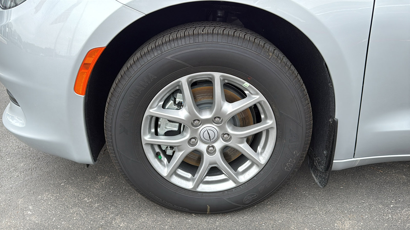 New 2026 Chrysler Voyager LX image 27