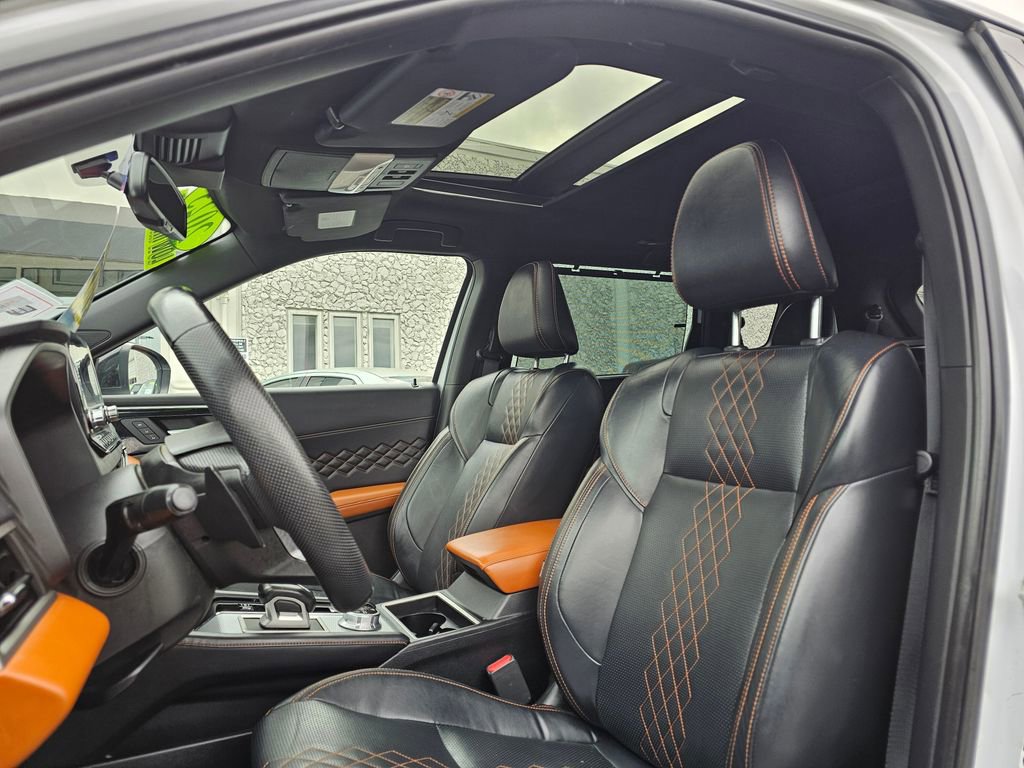 Used 2023 Mitsubishi Outlander SEL AWD/4WD image 18