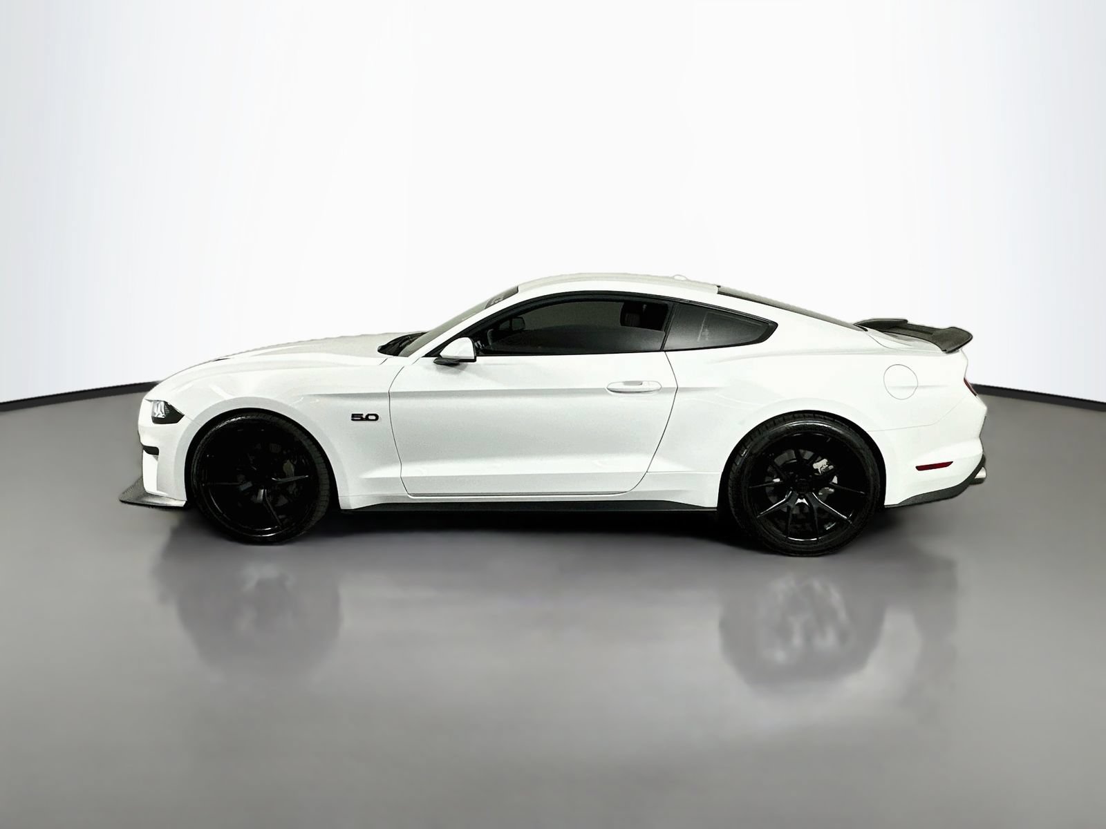 Used 2019 Ford Mustang GT w/ Equipment Group 301A RWD image 5