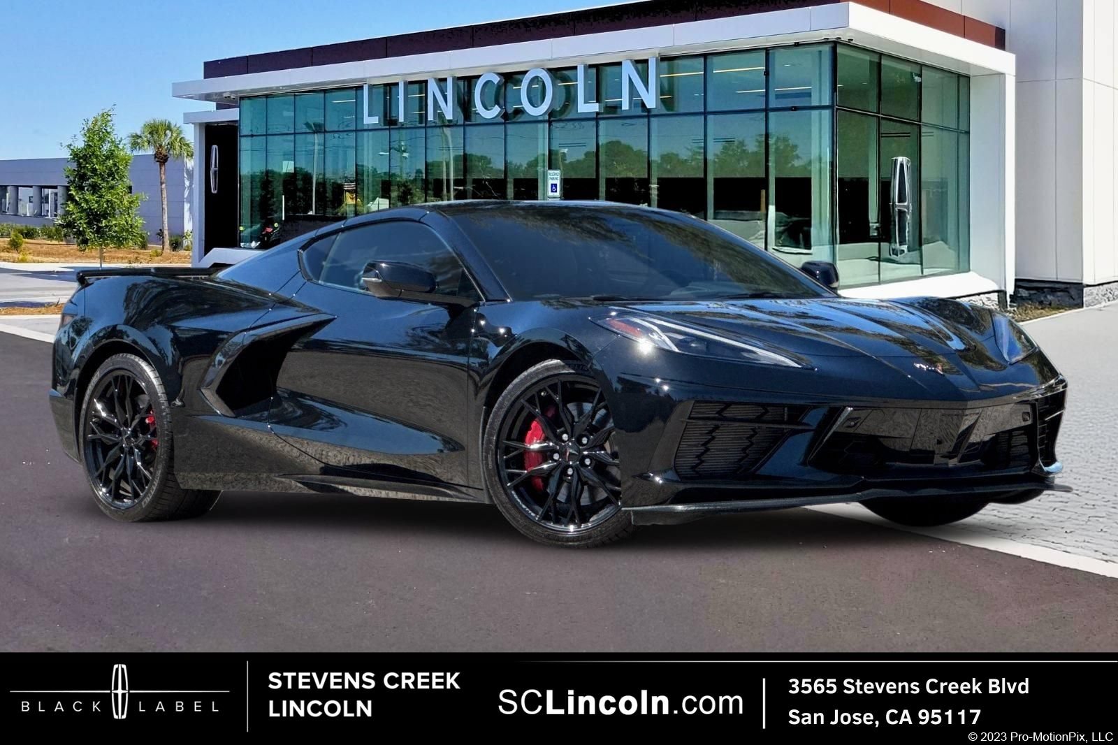 Used 2025 Chevrolet Corvette Stingray Premium Cpe w/ Z51 Performance Package RWD image 1