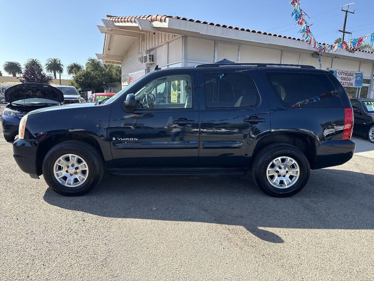 Used 2007 GMC Yukon SLE image 2