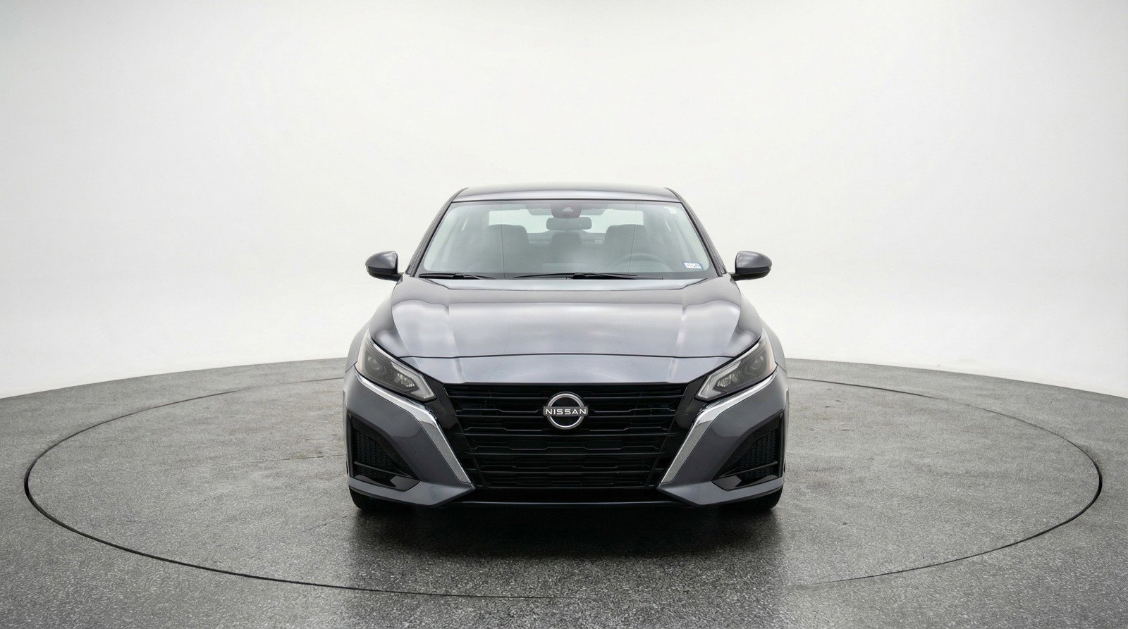 Used 2025 Nissan Altima 2.5 SV FWD image 2