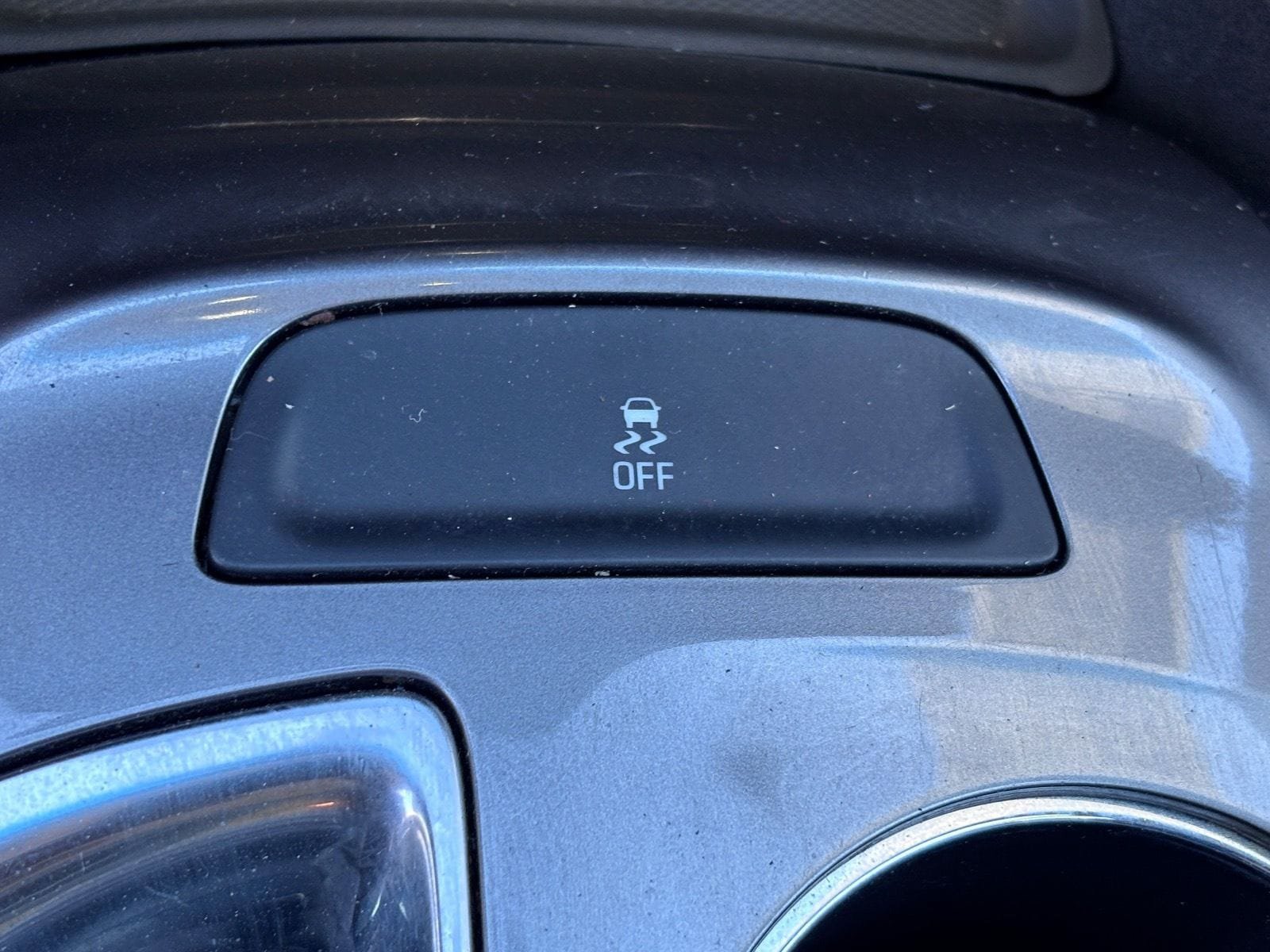 Used 2022 Chevrolet Malibu LT FWD image 29