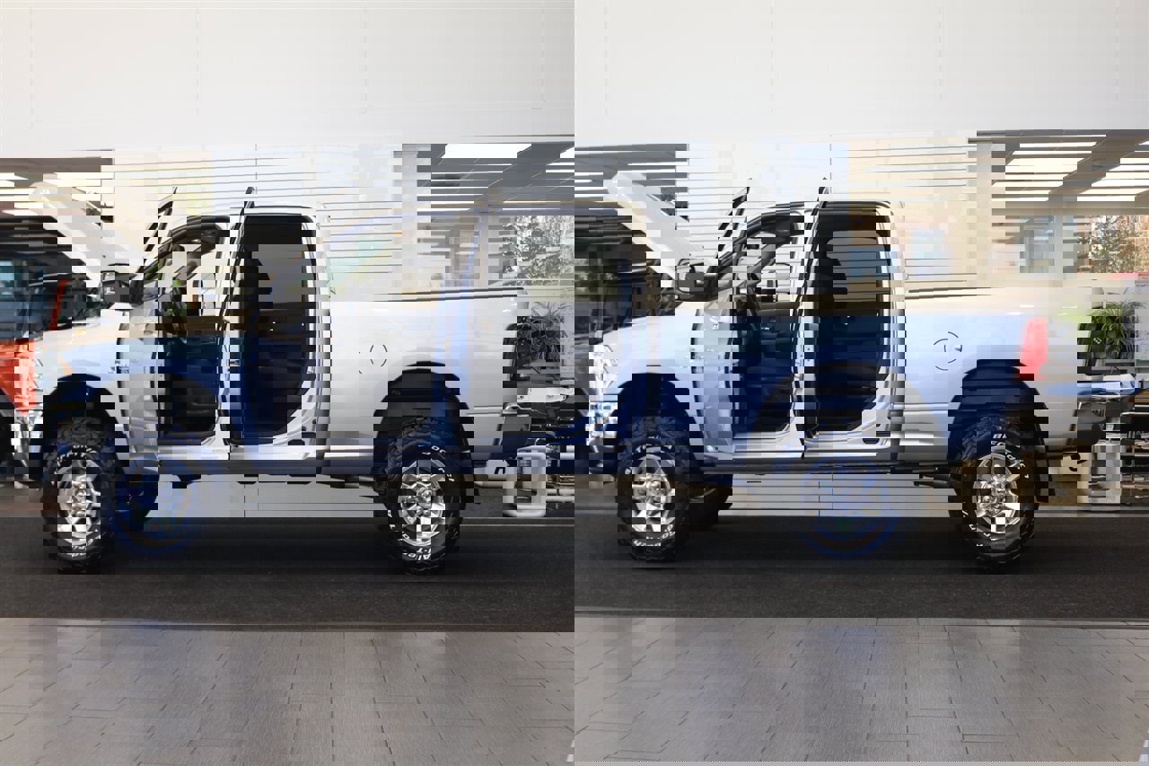 Used 2012 RAM 3500 Big Horn AWD/4WD image 10