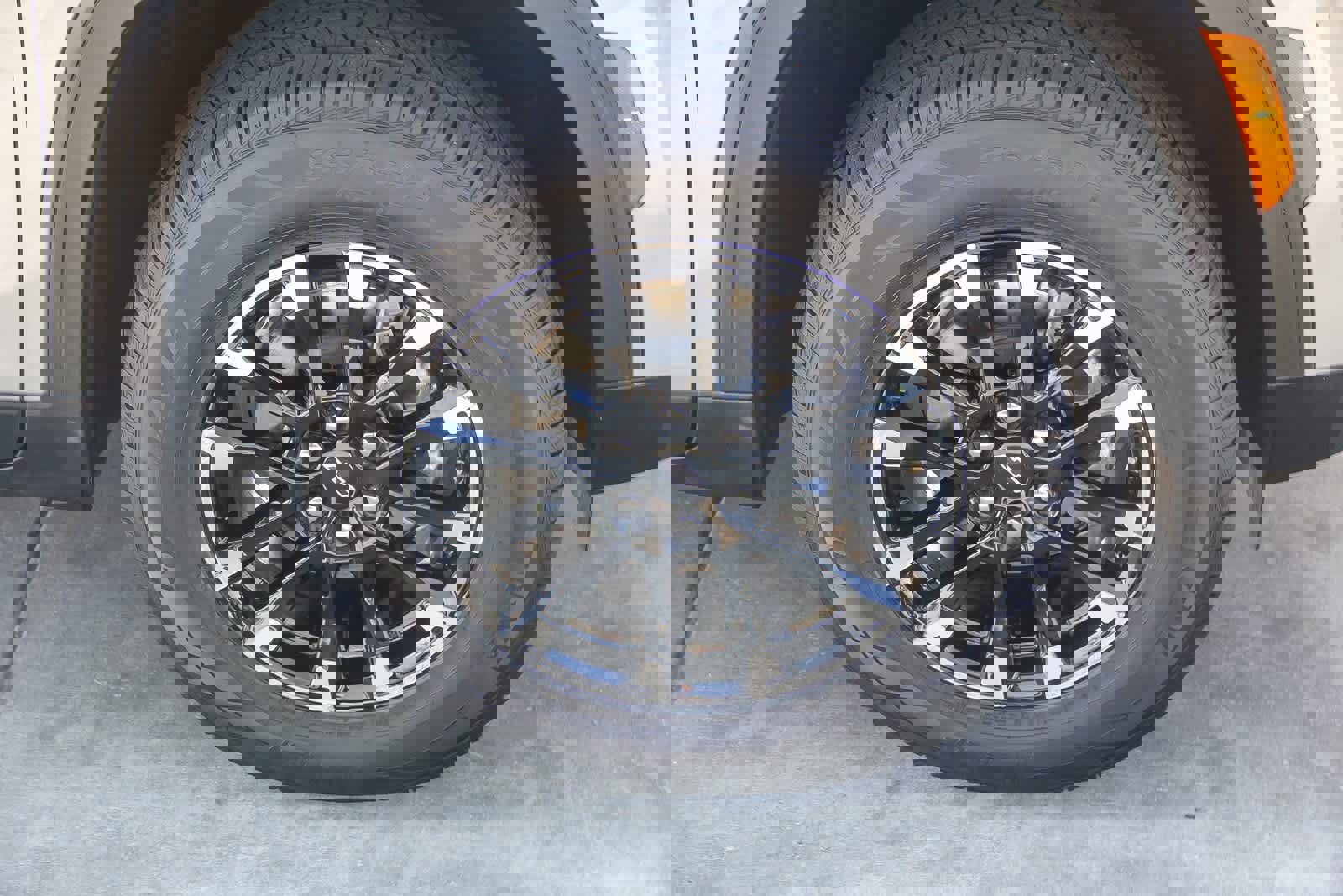 Used 2025 Chevrolet Traverse Z71 image 9