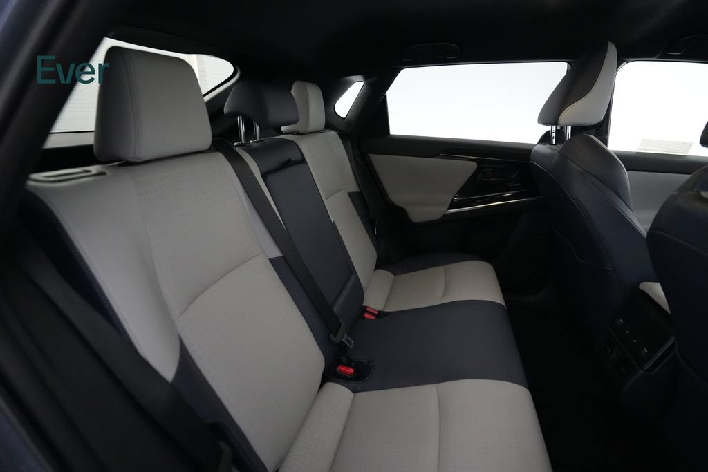 Used 2023 Subaru Solterra AWD image 5