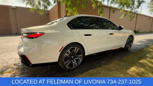 Used 2023 BMW 760i xDrive AWD/4WD image 8