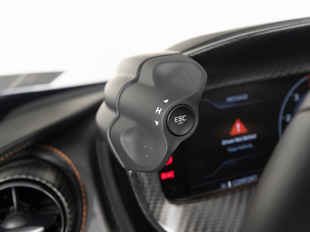 Used 2024 McLaren 750S Spider RWD image 17