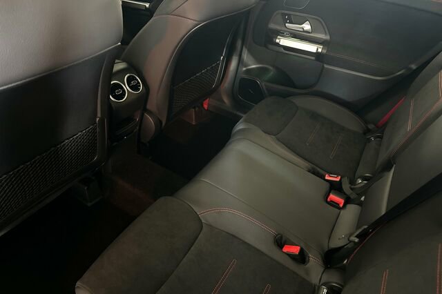 New 2026 Mercedes-Benz GLB 35 AMG 4MATIC image 12