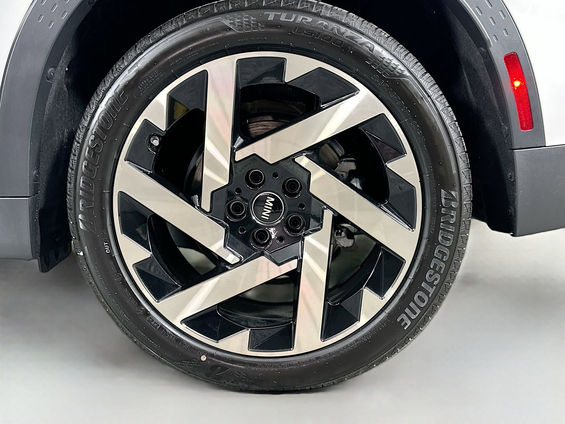 New 2025 MINI Cooper Countryman SE w/ Comfort Package Max image 34