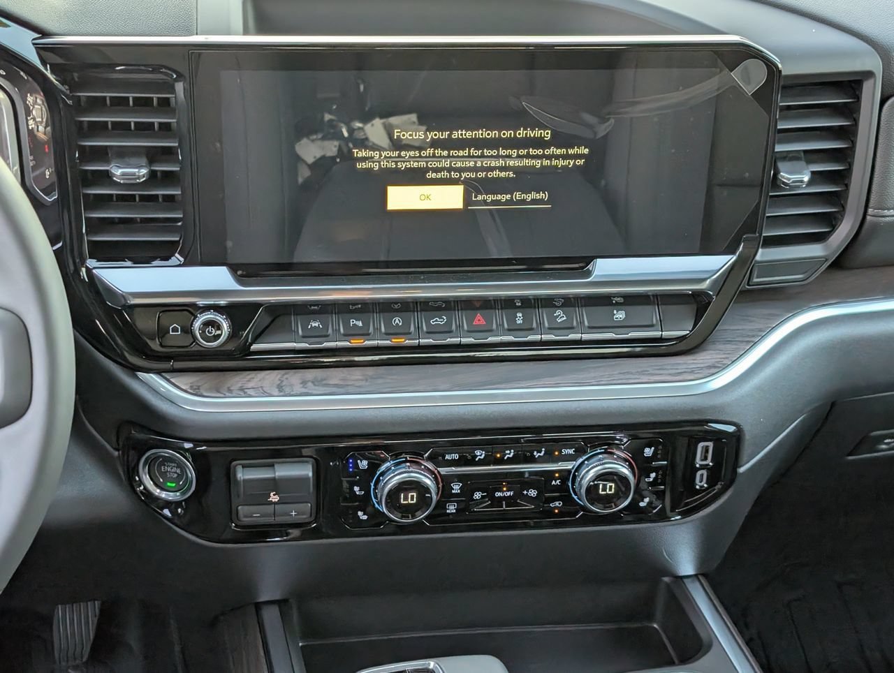 New 2026 GMC Sierra 2500 AT4 w/ AT4 Premium Plus Package AWD/4WD image 16