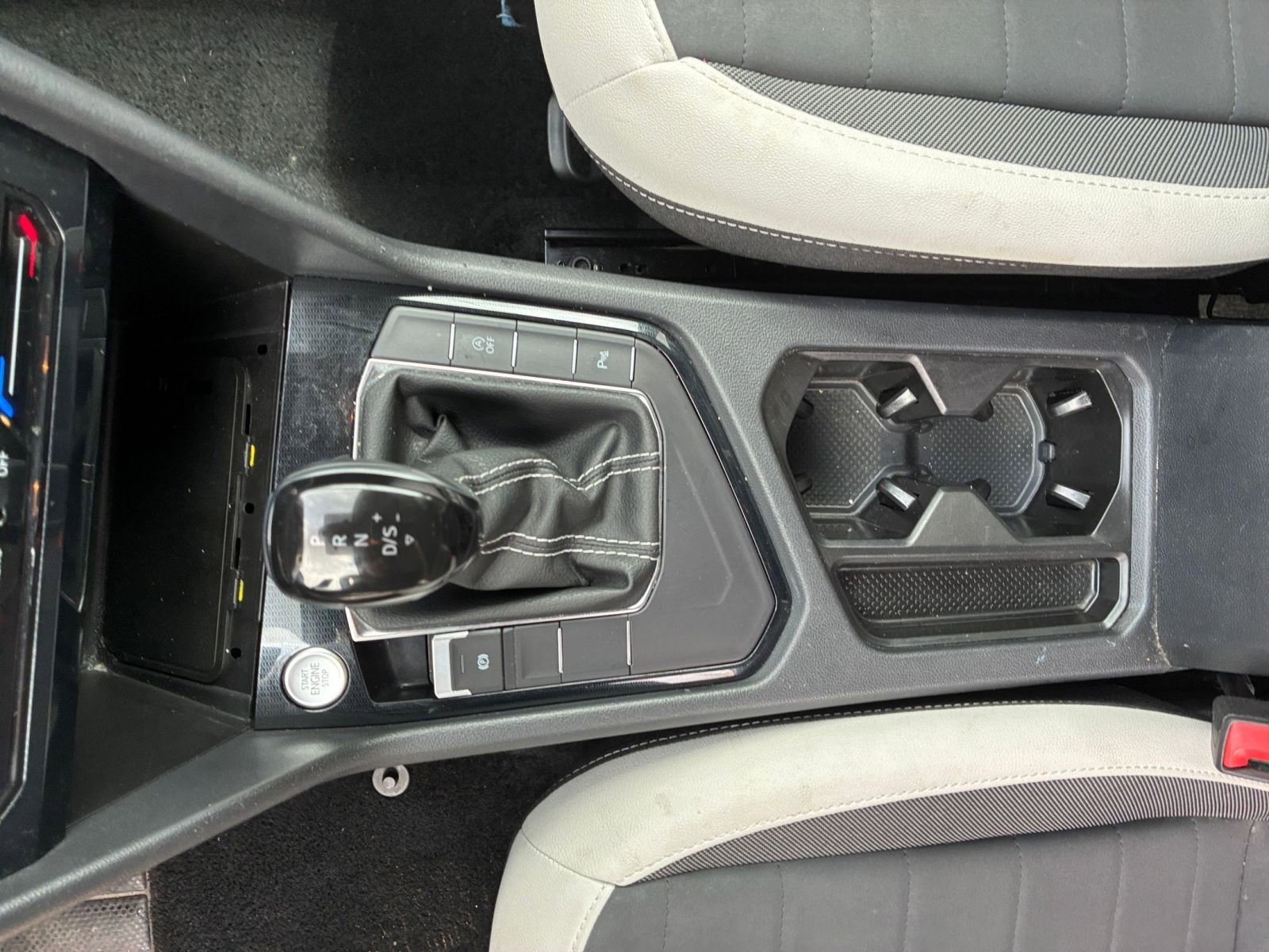 Used 2025 Volkswagen Taos SE FWD image 42