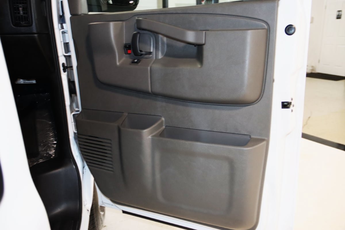 Used 2025 Chevrolet Express 3500 LT w/ LT Preferred Equipment Group RWD image 48
