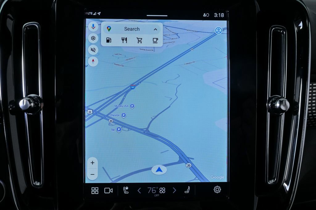 Certified 2025 Volvo XC40 B5 Plus image 16