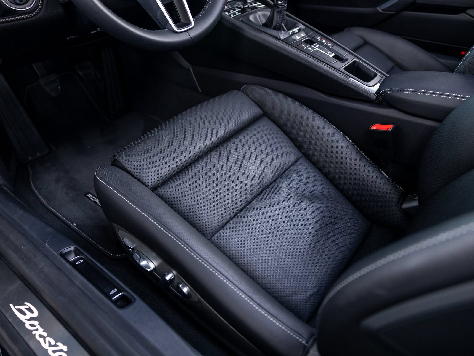 Certified 2024 Porsche 718 Boxster RWD image 38