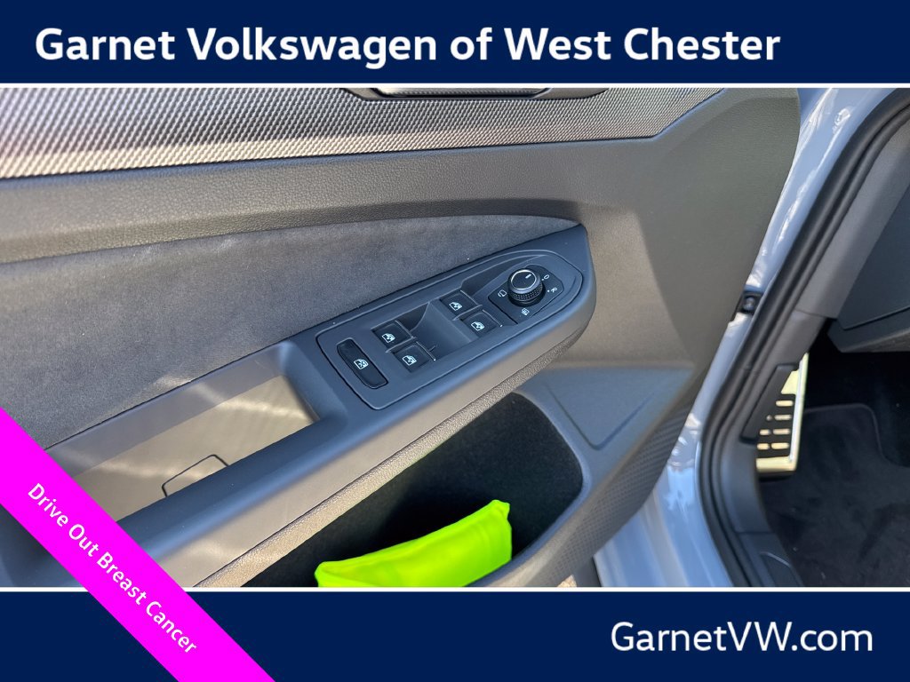 New 2026 Volkswagen GTI SE FWD image 13