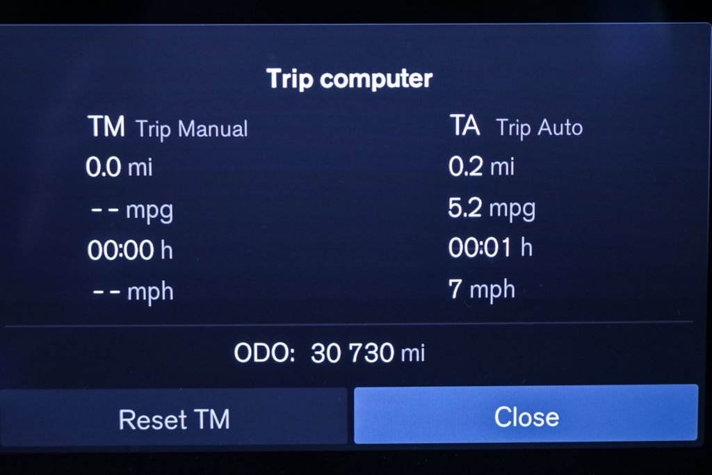 Certified 2024 Volvo XC60 B5 Plus w/ Protection Package Premier AWD/4WD image 13