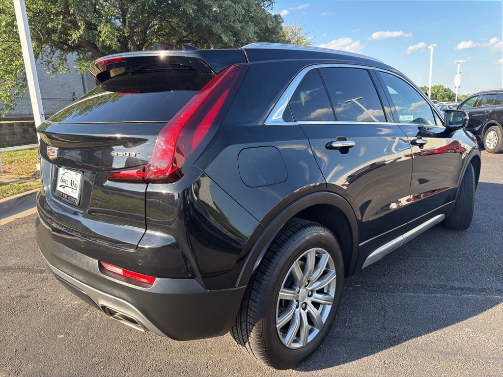 Used 2023 Cadillac XT4 Premium Luxury image 3