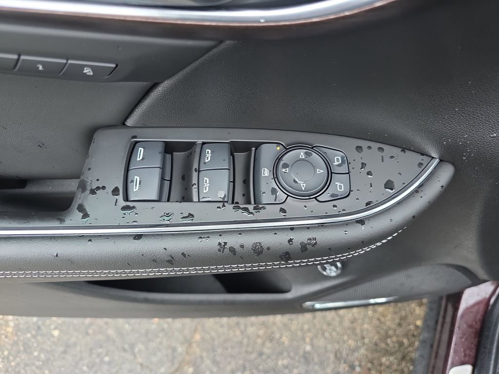 Used 2023 Buick Envision Avenir AWD/4WD image 30
