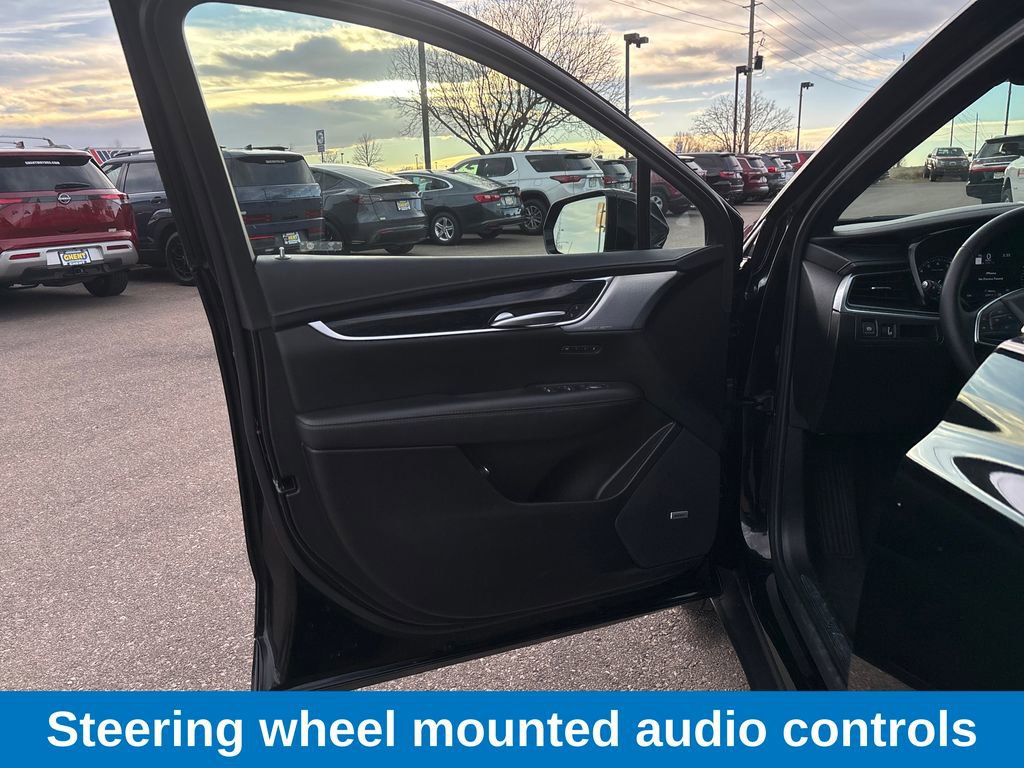 Used 2025 Cadillac XT5 Premium Luxury image 11