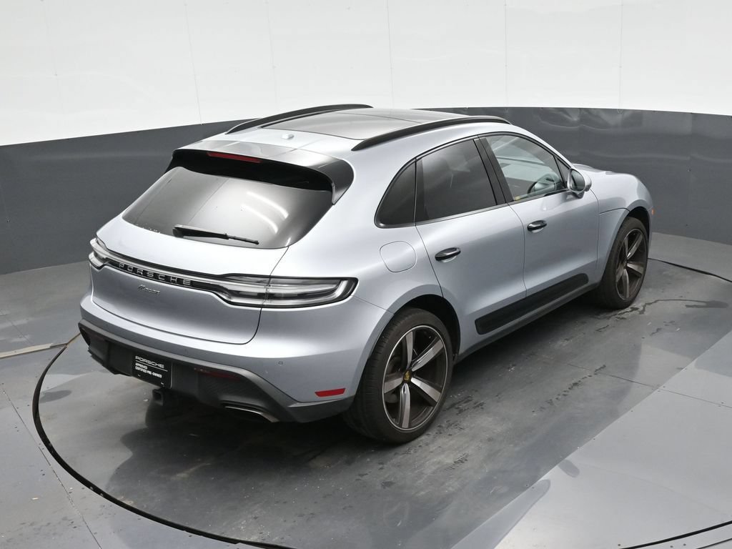 Certified 2023 Porsche Macan AWD/4WD image 30